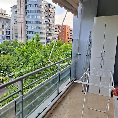 Apartment Delijorgji 2-bedroom Near Center