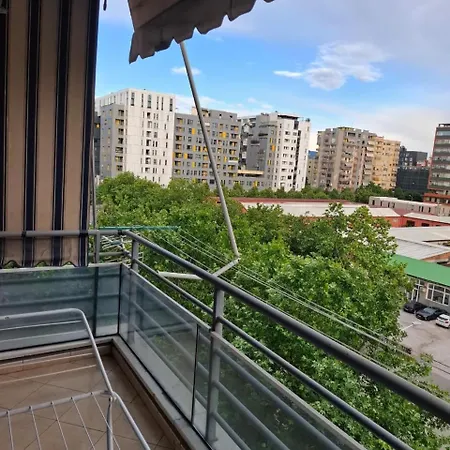 Delijorgji 2-bedroom Near Center Apartment *